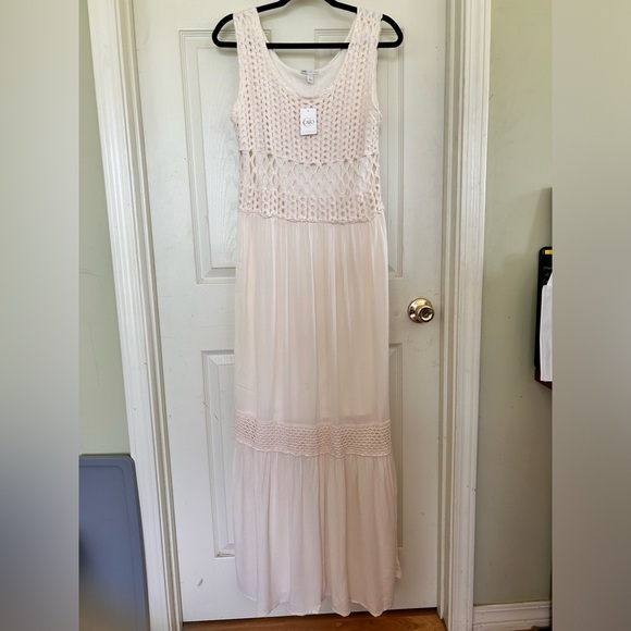 Sleeveless Maxi Dress - Picture 1 of 3